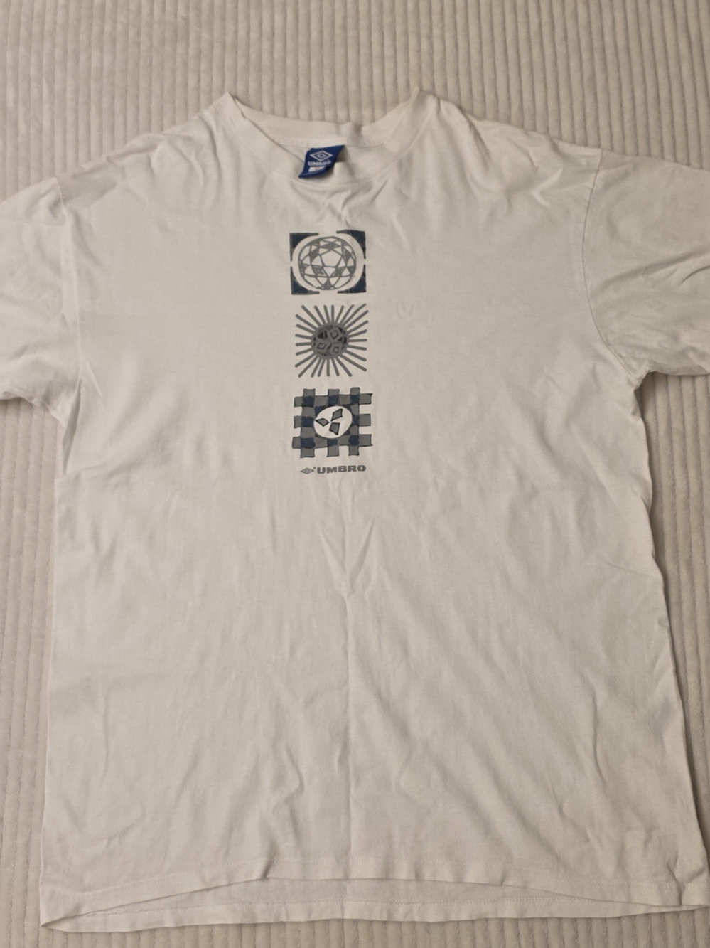 90s Umbro Men's White Graphic Logo T-Shirt